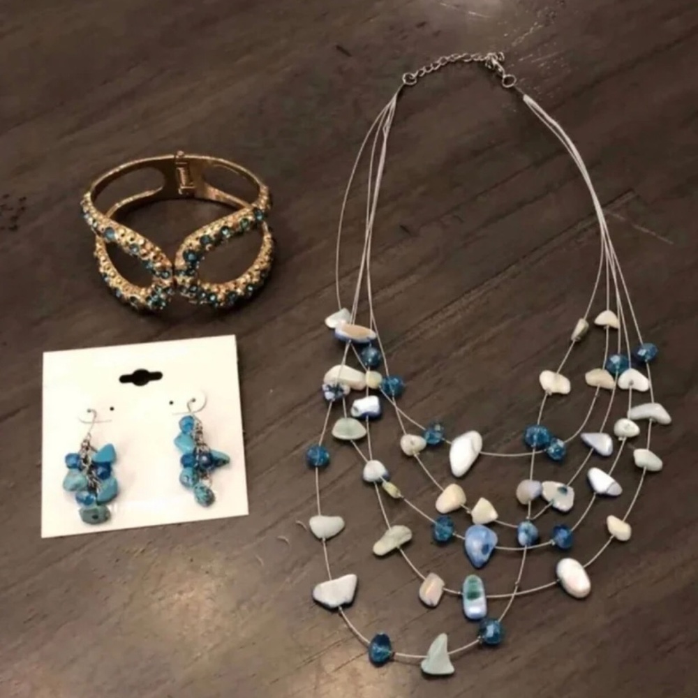 Necklace, bracelet, earrings - Teal Colored